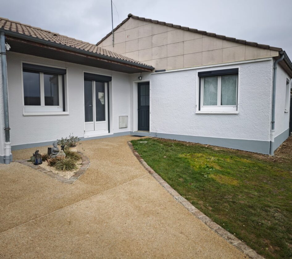 Chantier ravalement de façade à Chéroy (89)