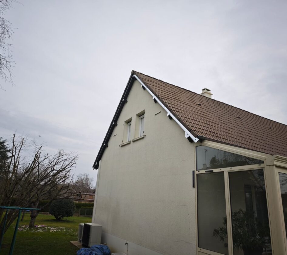 Pignon maison à Cezy avec toiture hydrofuge